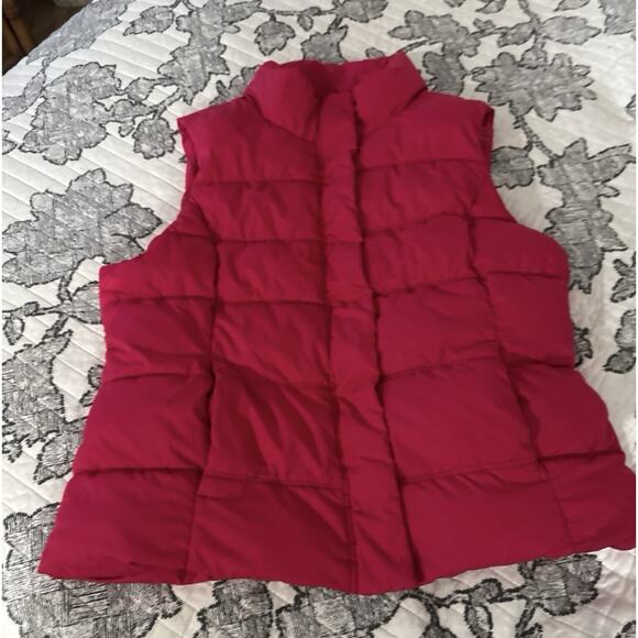 GAP Hot Pink Puffer Vest Women’s Size XL 2012 Excellent Condition Polyester - Picture 9 of 9